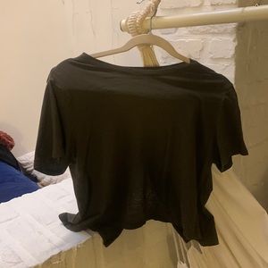 Brown t-shirt, slight open back